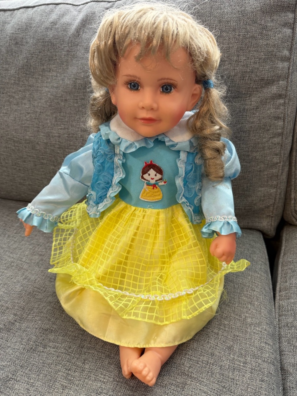 Cathay Collection Aimee Vinyl Doll 22” Limited Edition 375/5000 she’s in GUC